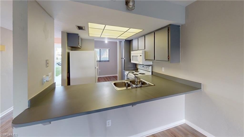2231 E 5th St #106 - Photo 3 of 18