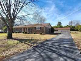 featured image of 6107 Trailwood Dr