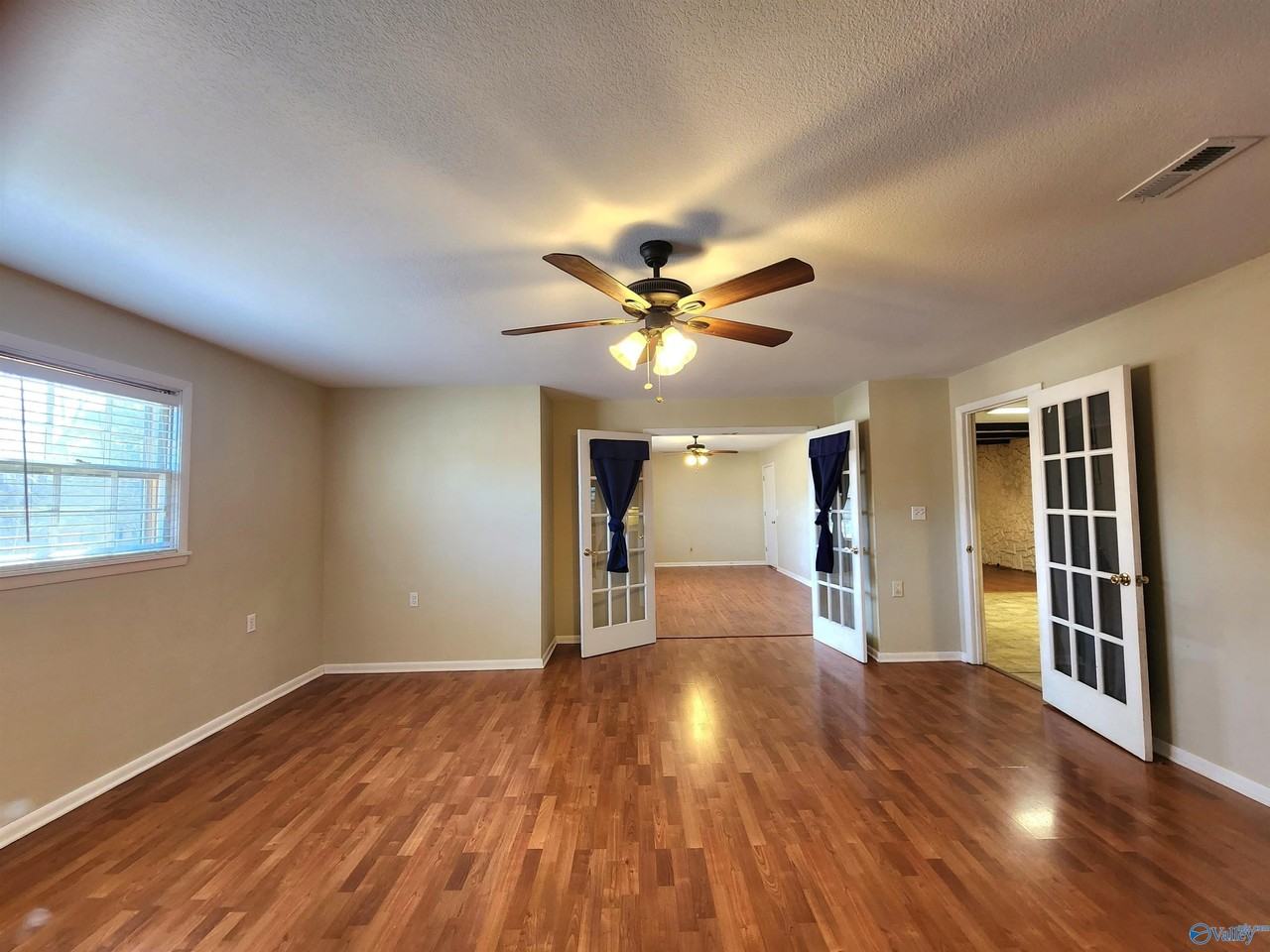 6107 Trailwood Dr - Photo 7 of 35