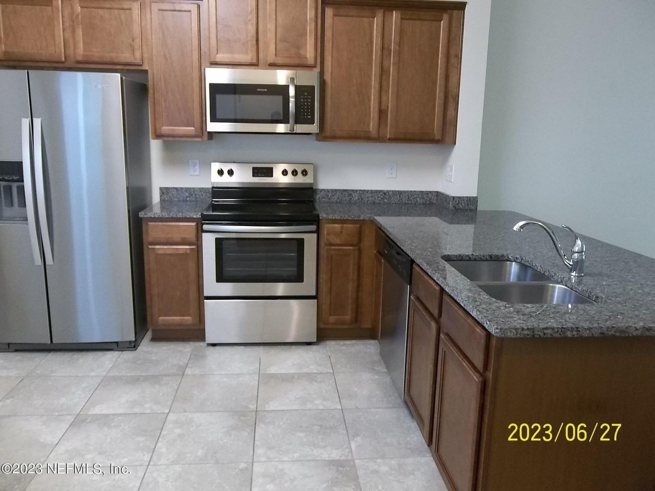618 Servia Dr - Photo 3 of 15