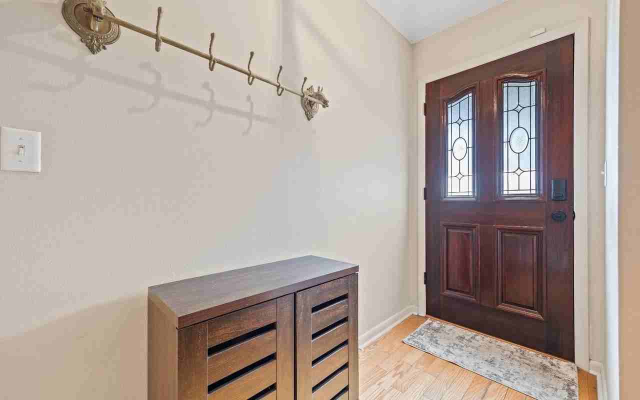 170 Sw Donald Ct - Photo 4 of 28