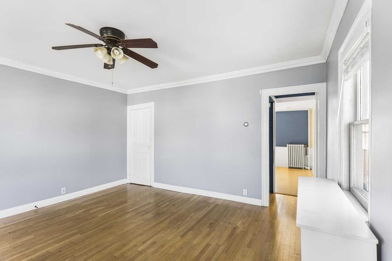 110 Court St #4 - Photo 3 of 24
