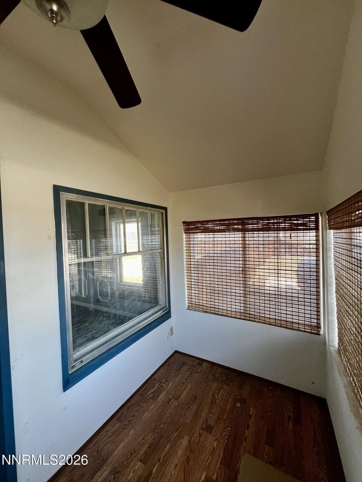 645 Churchill St - Photo 5 of 17