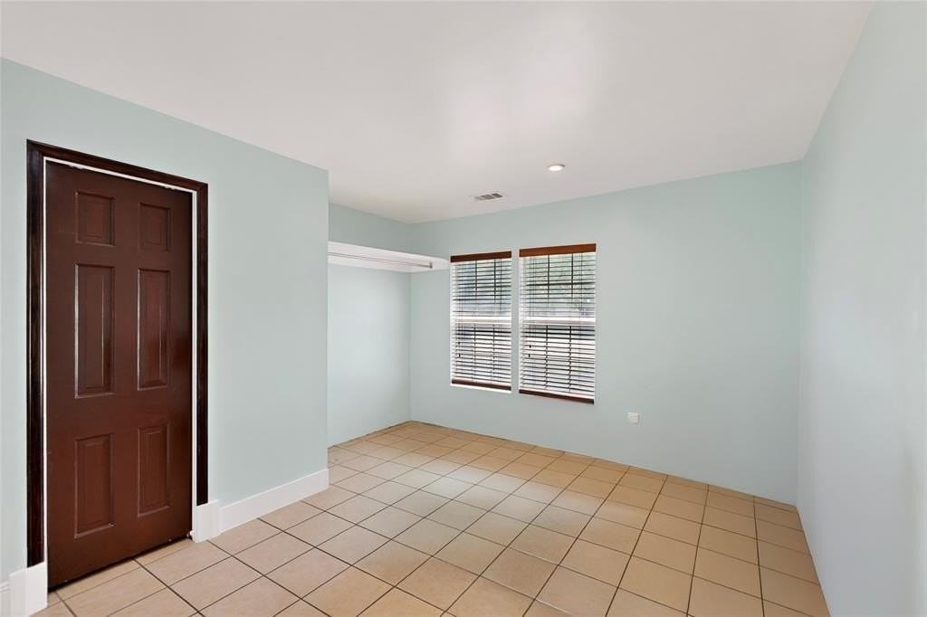 409 Dewitt St - Photo 6 of 15