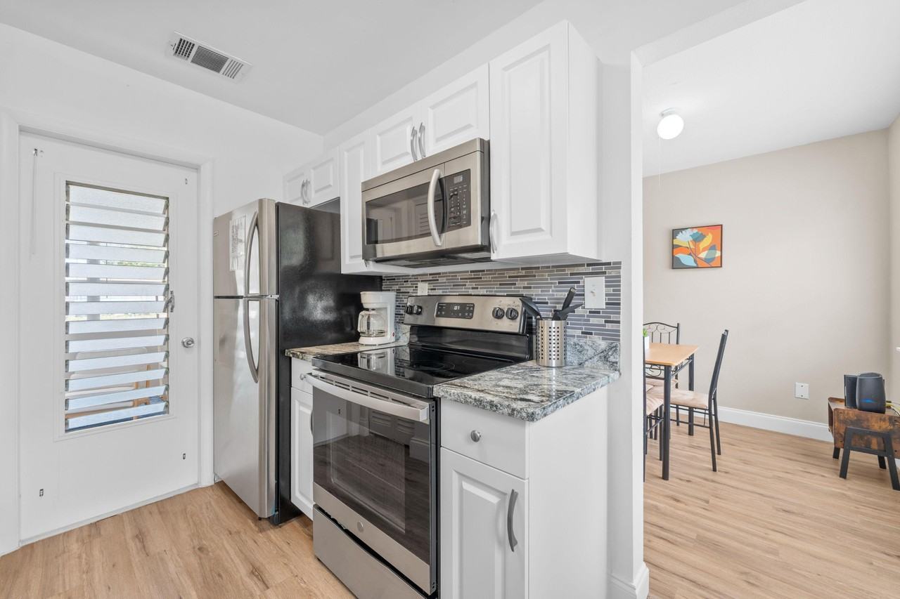 Wild Rose Dr Ne - Photo 3 of 10