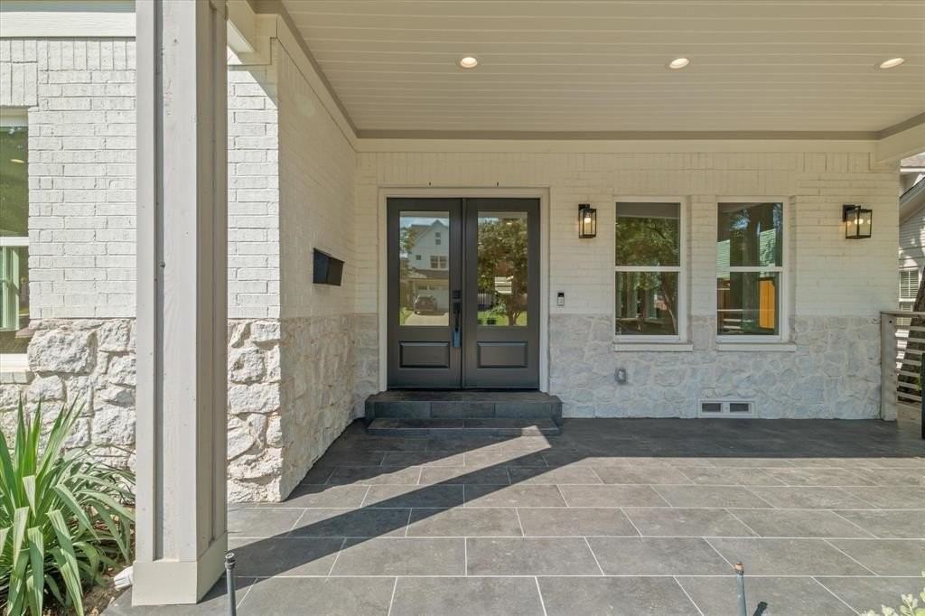 6255 Belmont Ave - Photo 3 of 39
