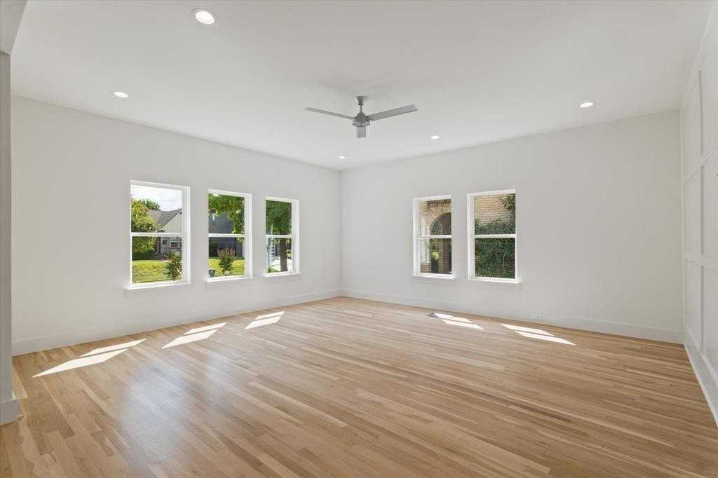 6255 Belmont Ave - Photo 5 of 39