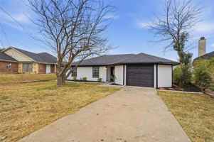 featured image of 763 Lakeside Dr