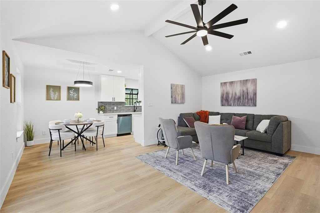 763 Lakeside Dr - Photo 4 of 30