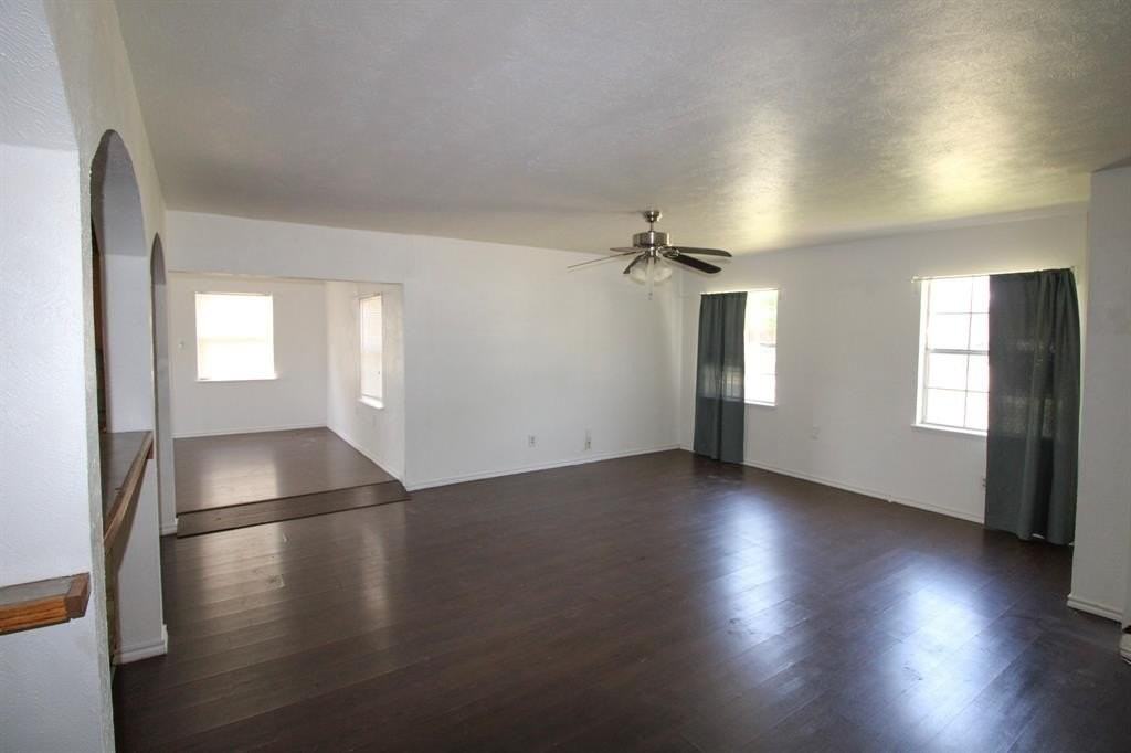 3102 Abbey Rd - Photo 6 of 17