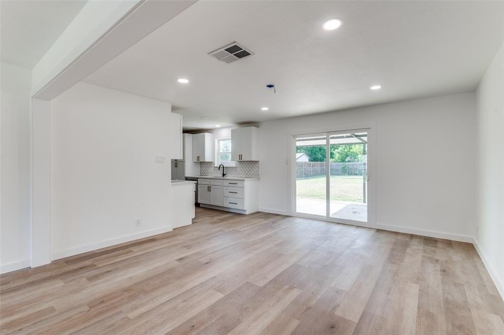 1101 Spring Brook Dr - Photo 5 of 17