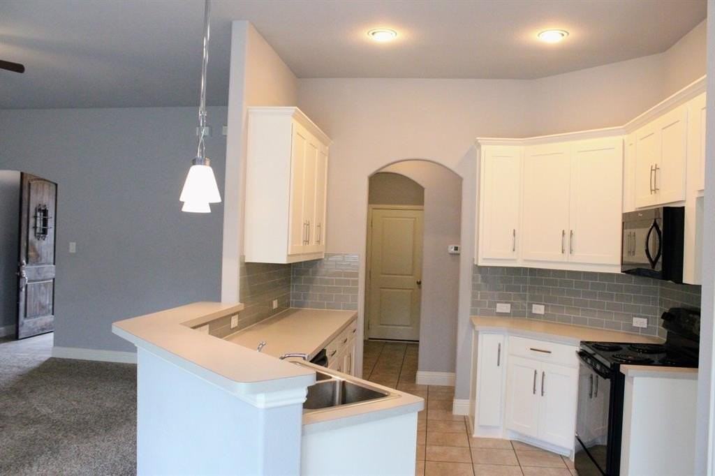 111 Cambridge St - Photo 2 of 16