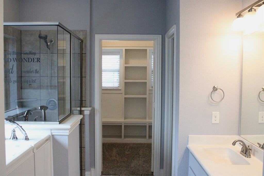 111 Cambridge St - Photo 6 of 16
