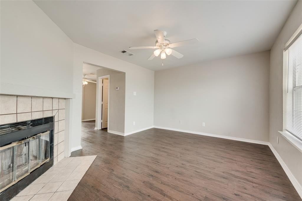 1013 Parkway Ter - Photo 2 of 17