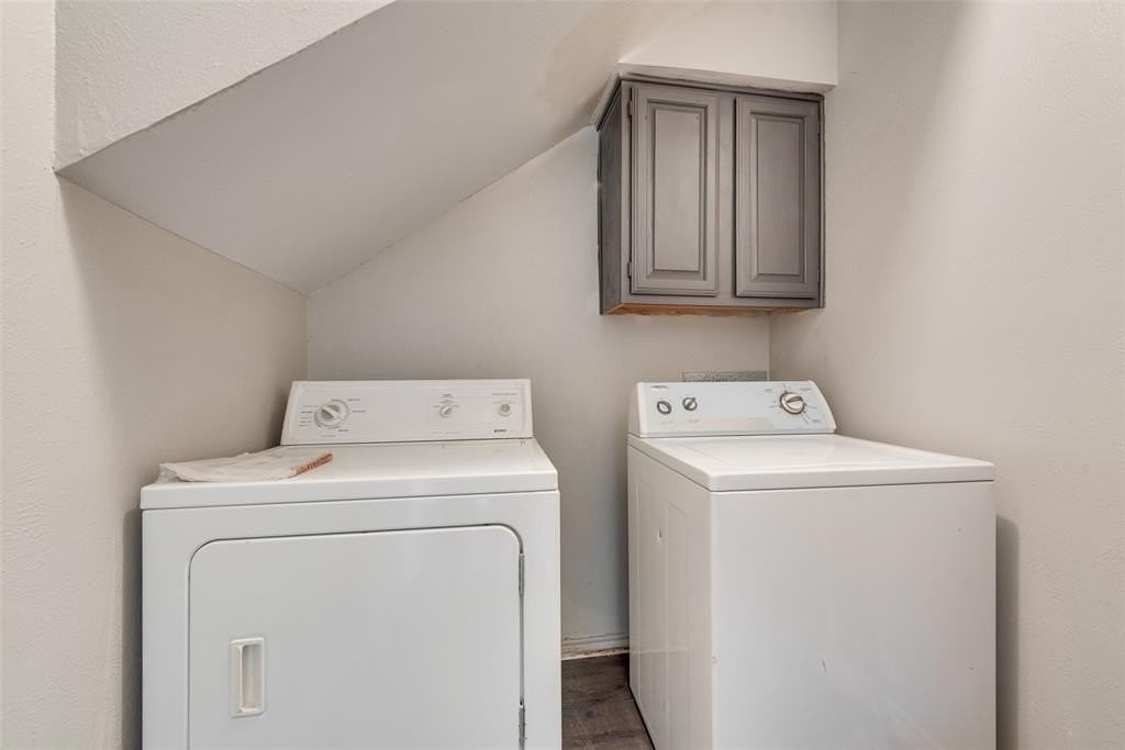 1013 Parkway Ter - Photo 4 of 17