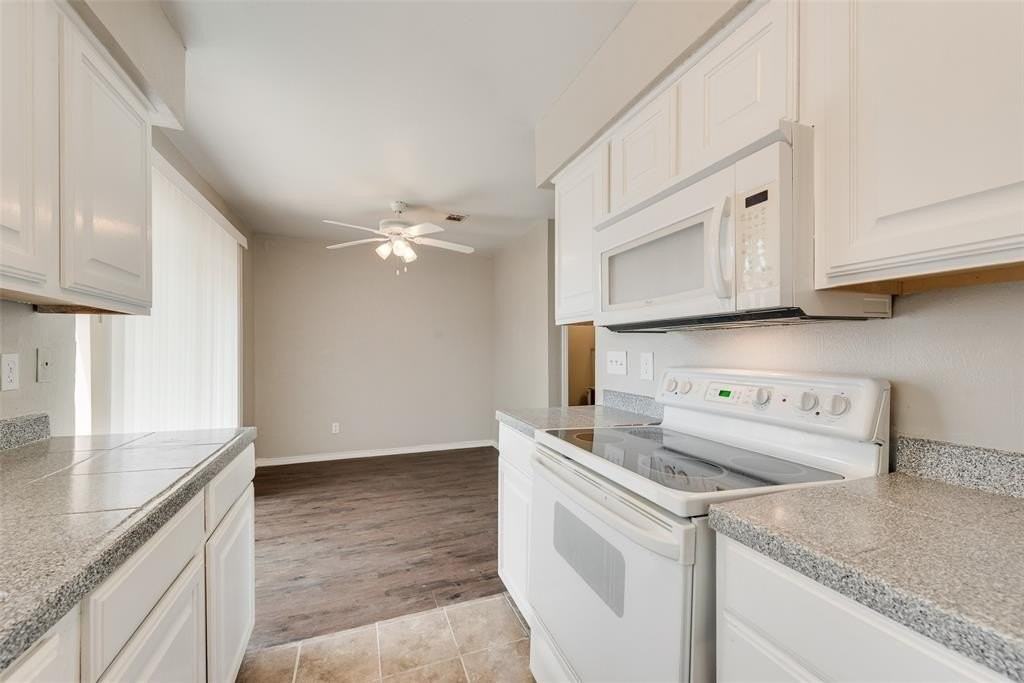 1013 Parkway Ter - Photo 6 of 17