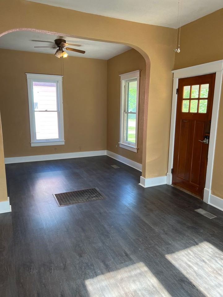 1823 Sw 2nd St - Photo 5 of 13
