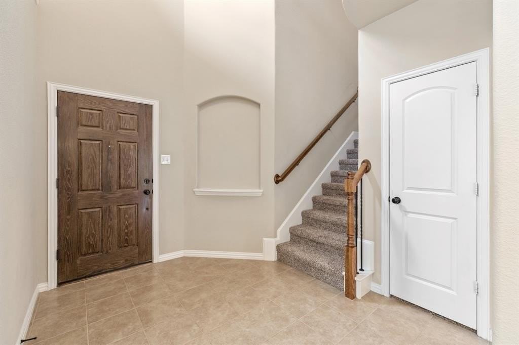 209 Westminster Dr - Photo 4 of 26