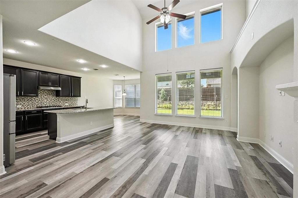 1117 Cypress Hill Dr - Photo 2 of 36