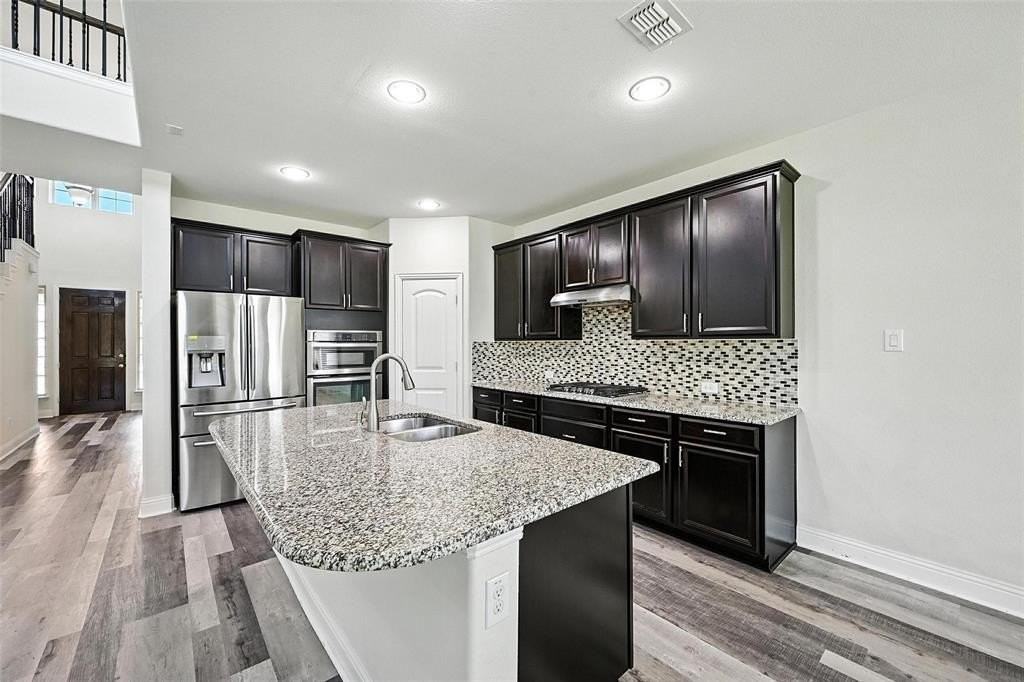 1117 Cypress Hill Dr - Photo 3 of 36