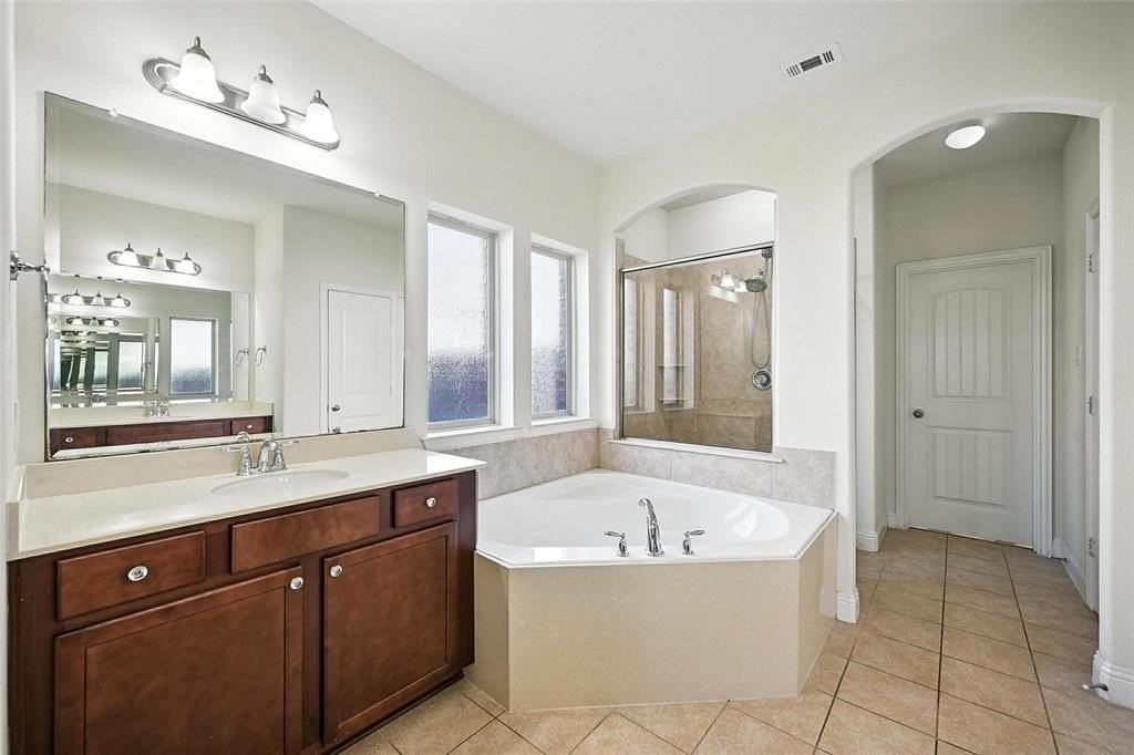 1117 Cypress Hill Dr - Photo 6 of 36
