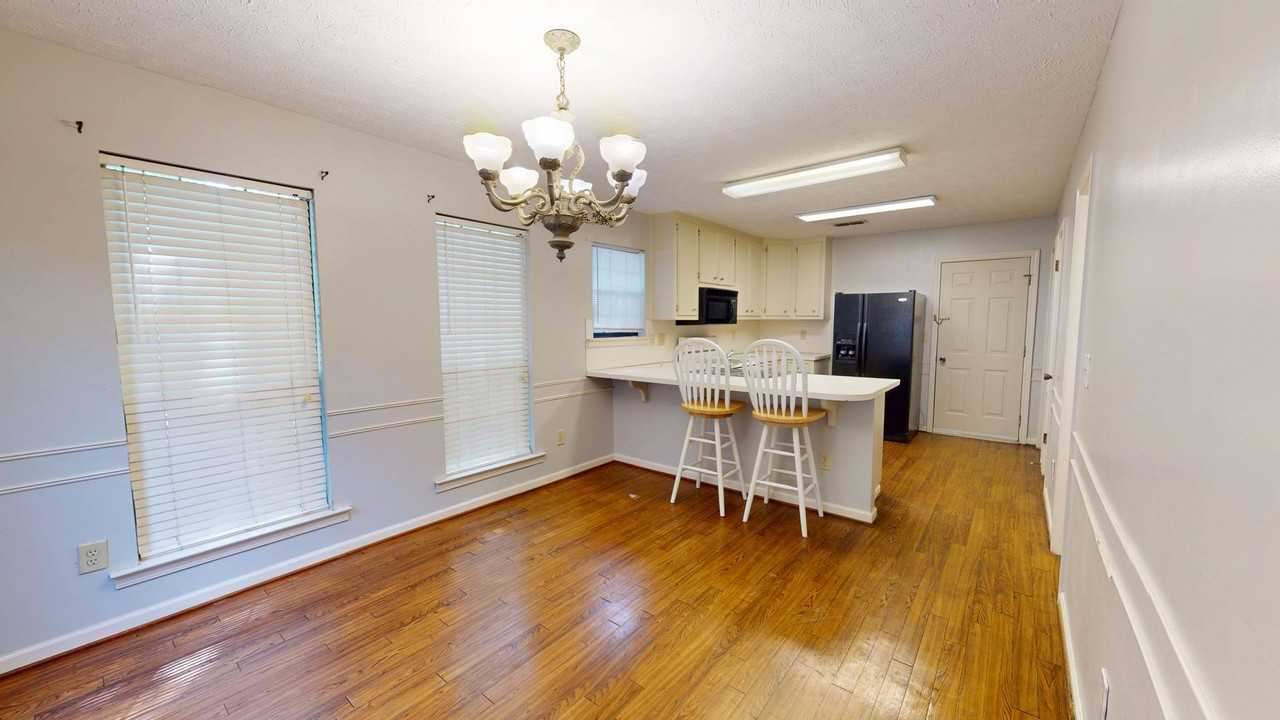 335 Bent Tree Dr - Photo 4 of 22