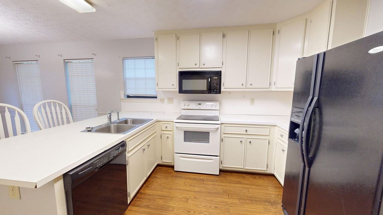 335 Bent Tree Dr - Photo 7 of 22