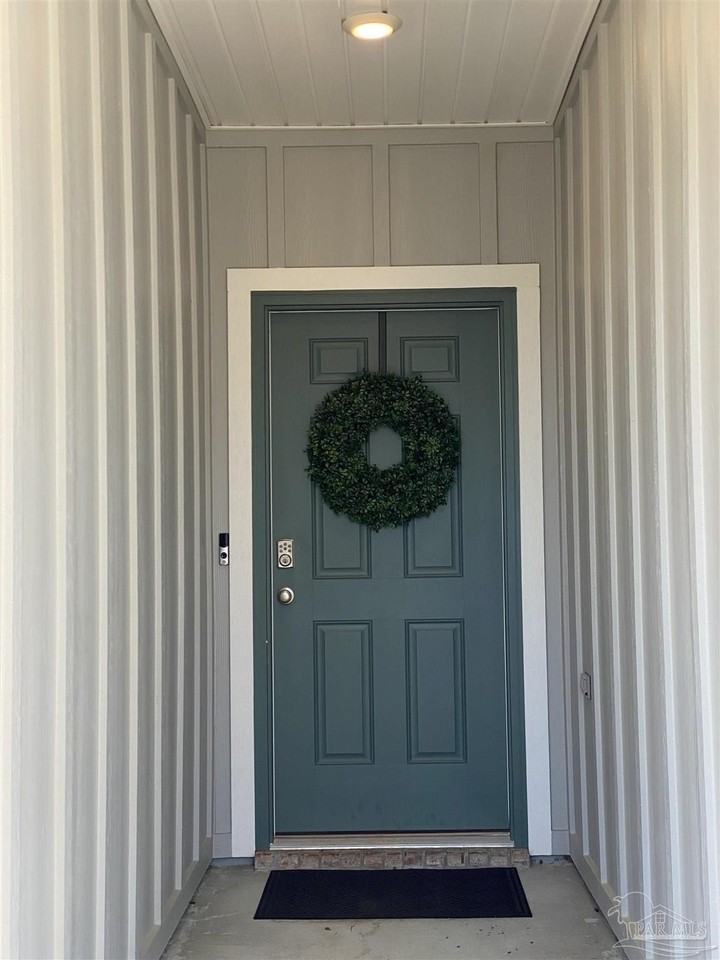 5870 Danbury Blvd - Photo 4 of 27