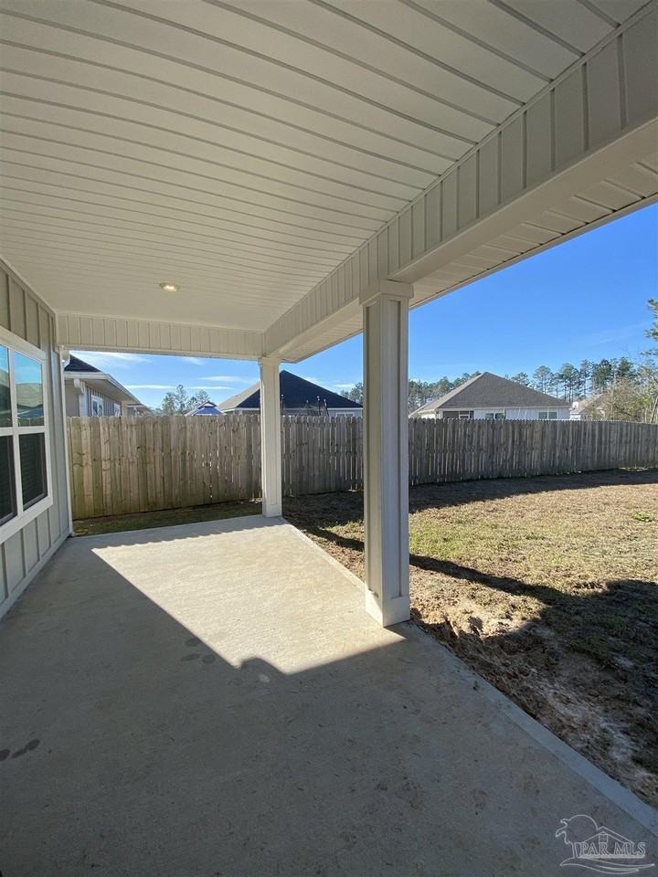5870 Danbury Blvd - Photo 5 of 27