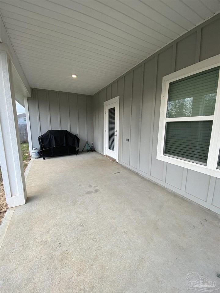 5870 Danbury Blvd - Photo 6 of 27