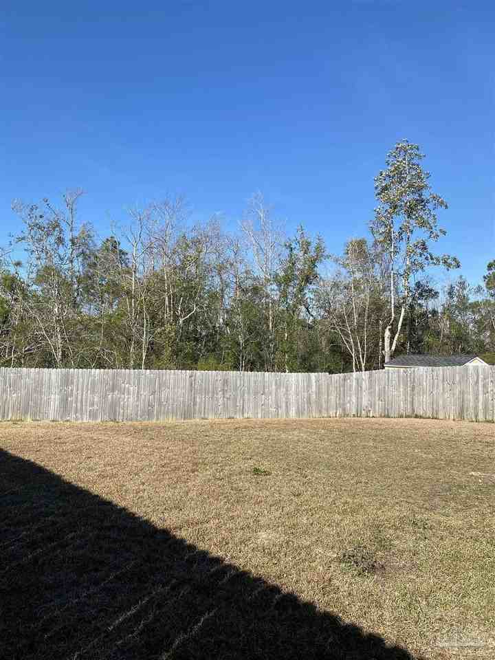 5870 Danbury Blvd - Photo 7 of 27