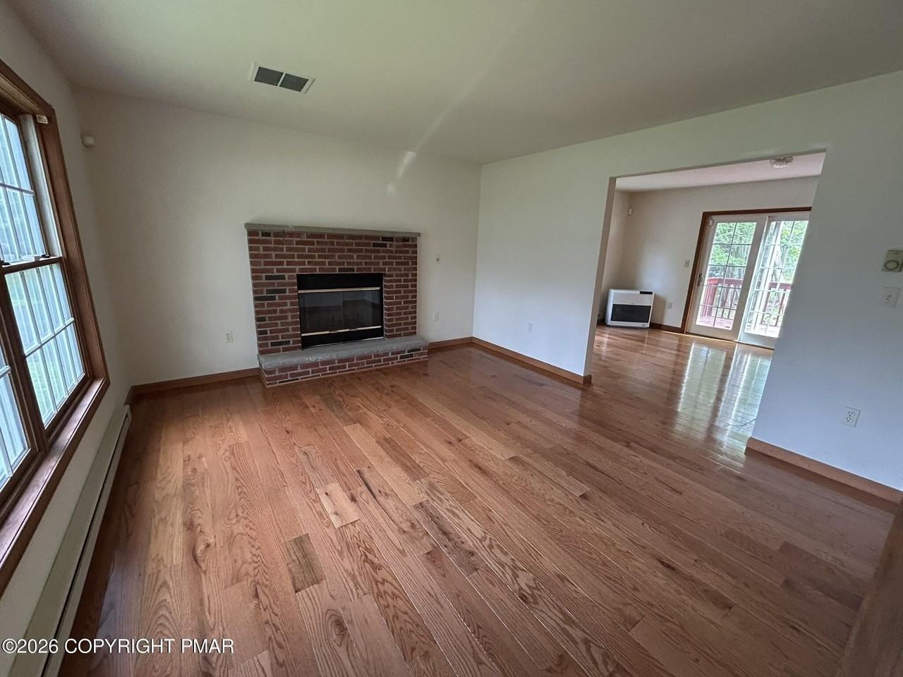 139 Fergus Way - Photo 4 of 24