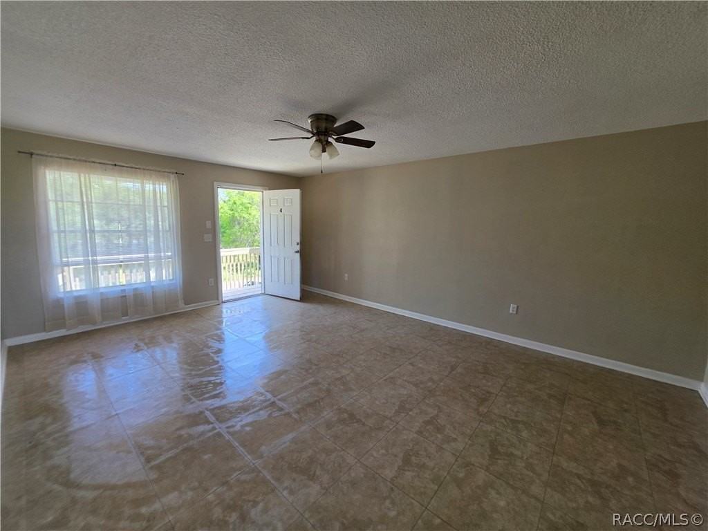 2500 E Modern Ct #4 - Photo 3 of 13