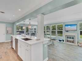 featured image of 706 Iris Ln