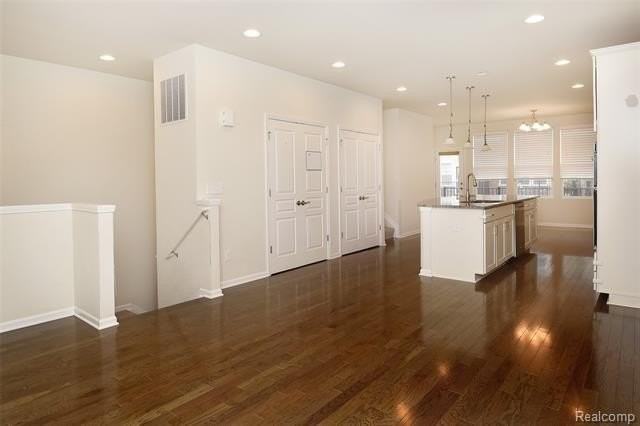 2888 Glenbar Cir - Photo 7 of 38
