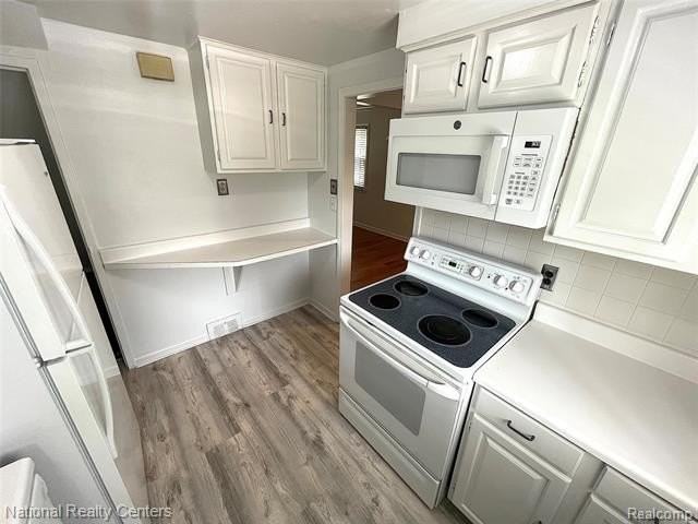 1704 Graefield Rd - Photo 4 of 13