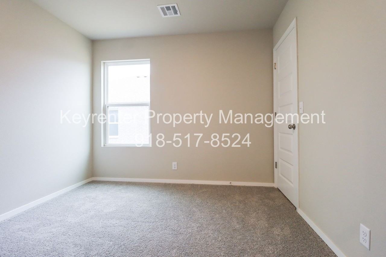 1327 E Honolulu Pl - Photo 6 of 36