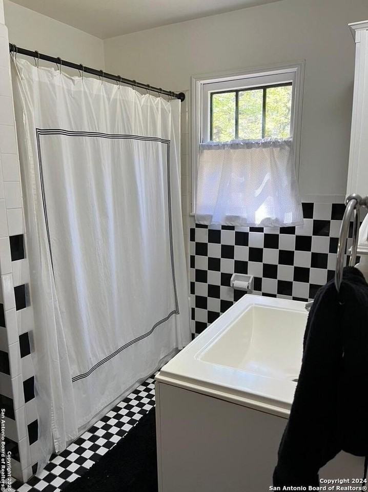 137 Schreiner Pl - Photo 6 of 10