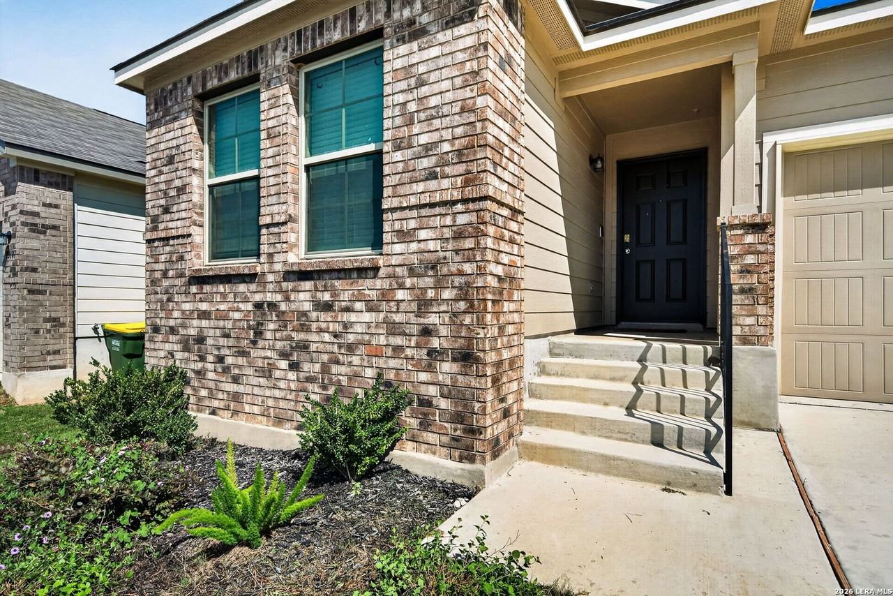 13111 Bay Point Way - Photo 4 of 26