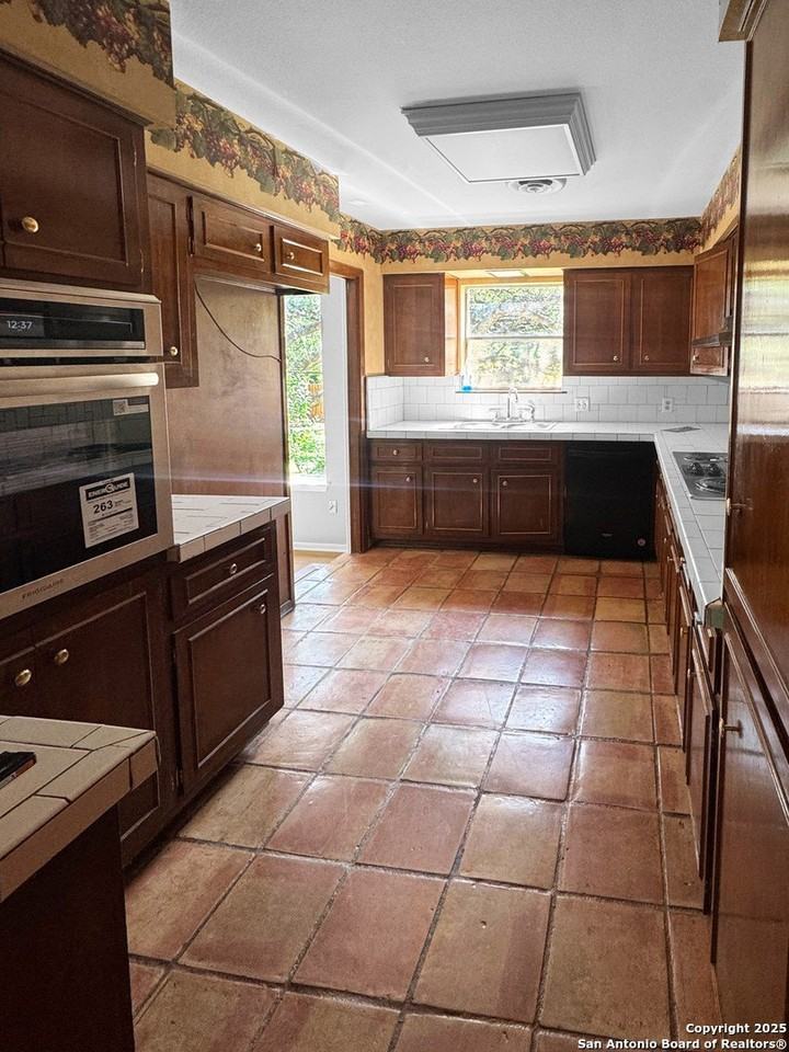 11414 Sandman St - Photo 4 of 36