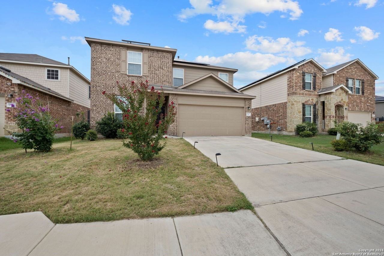 9947 Cowboy Ln - Photo 2 of 43