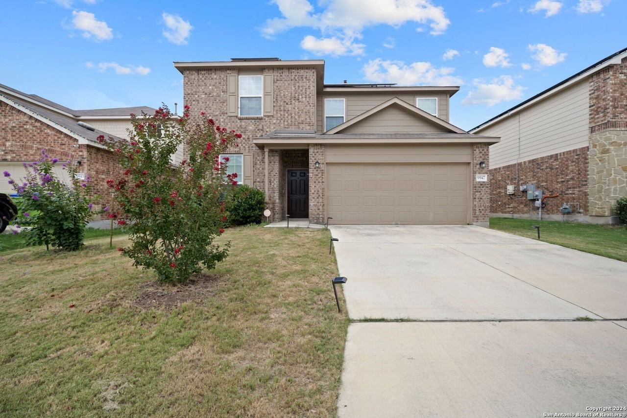 9947 Cowboy Ln - Photo 3 of 43