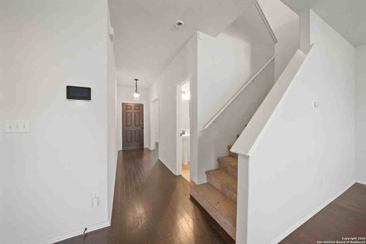 9947 Cowboy Ln - Photo 5 of 43