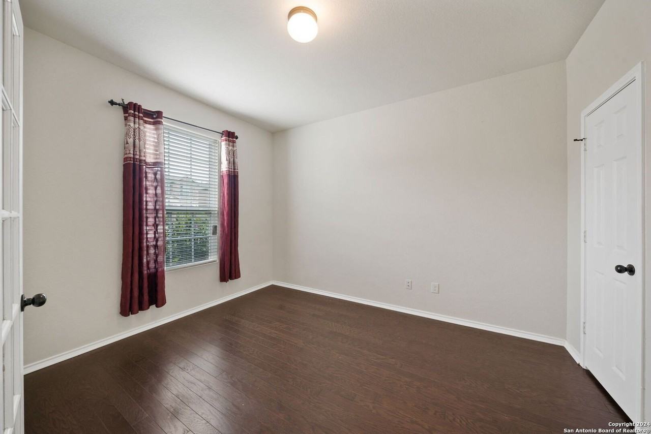 9947 Cowboy Ln - Photo 6 of 43