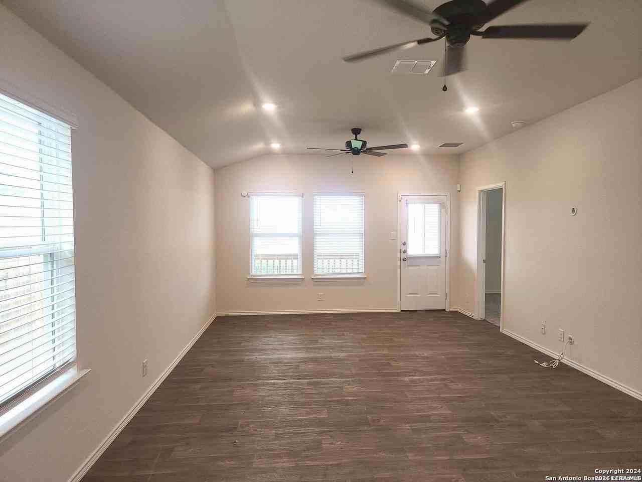 405 Middle Green Loop - Photo 5 of 12