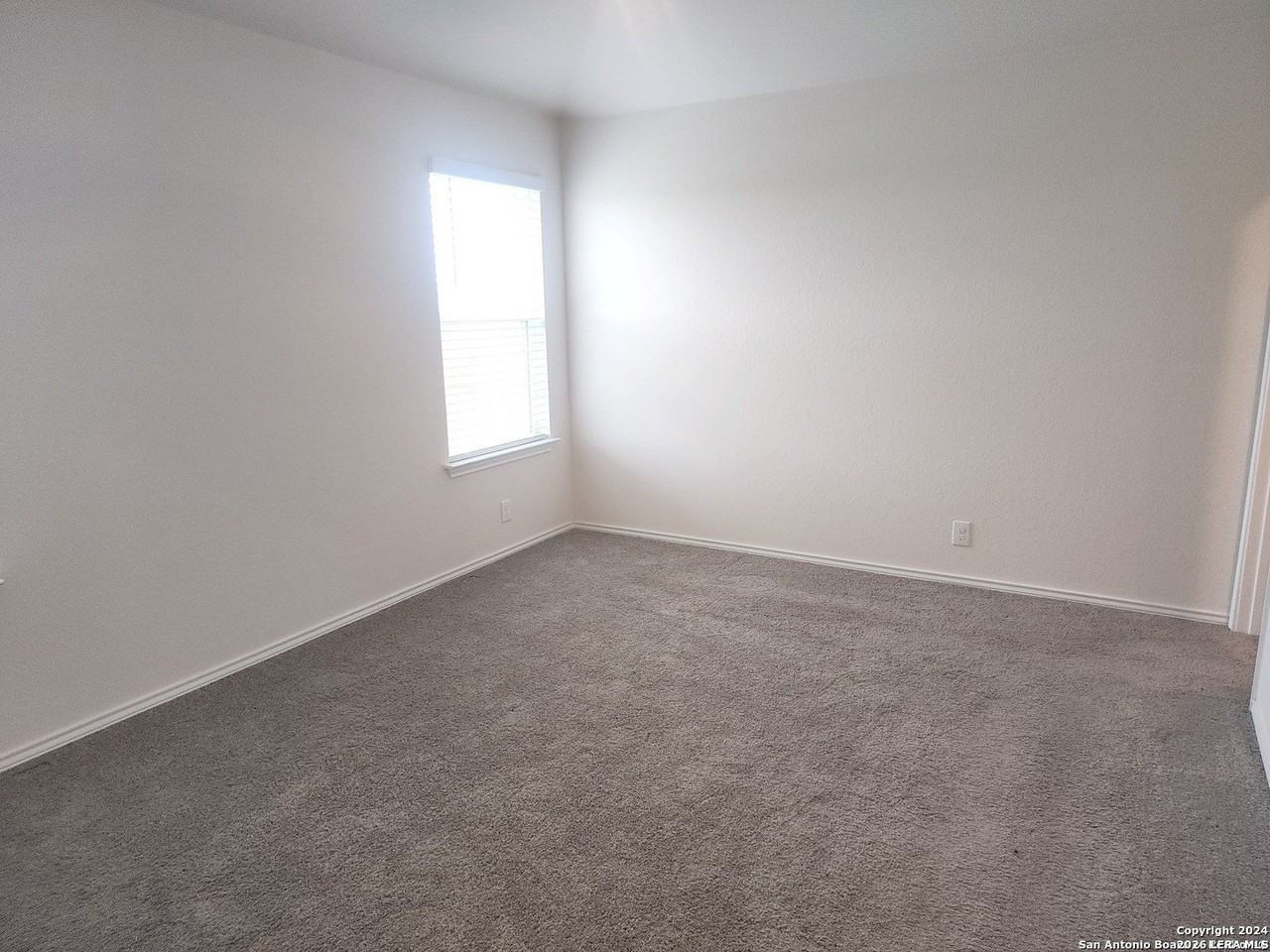405 Middle Green Loop - Photo 6 of 12