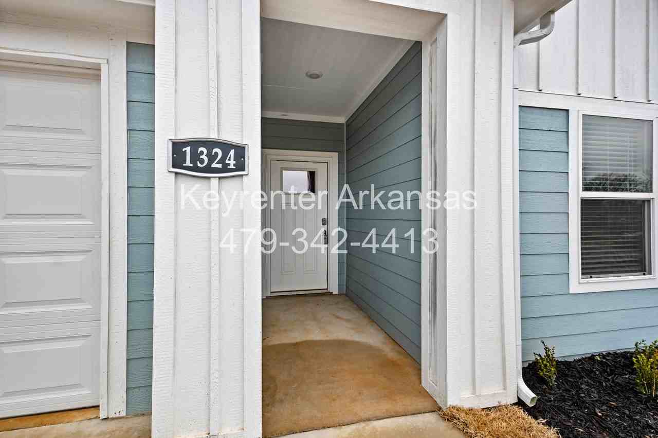 1324 Chavis St - Photo 4 of 30