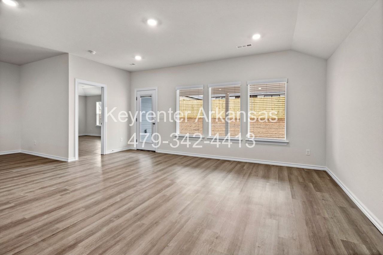 1324 Chavis St - Photo 7 of 30