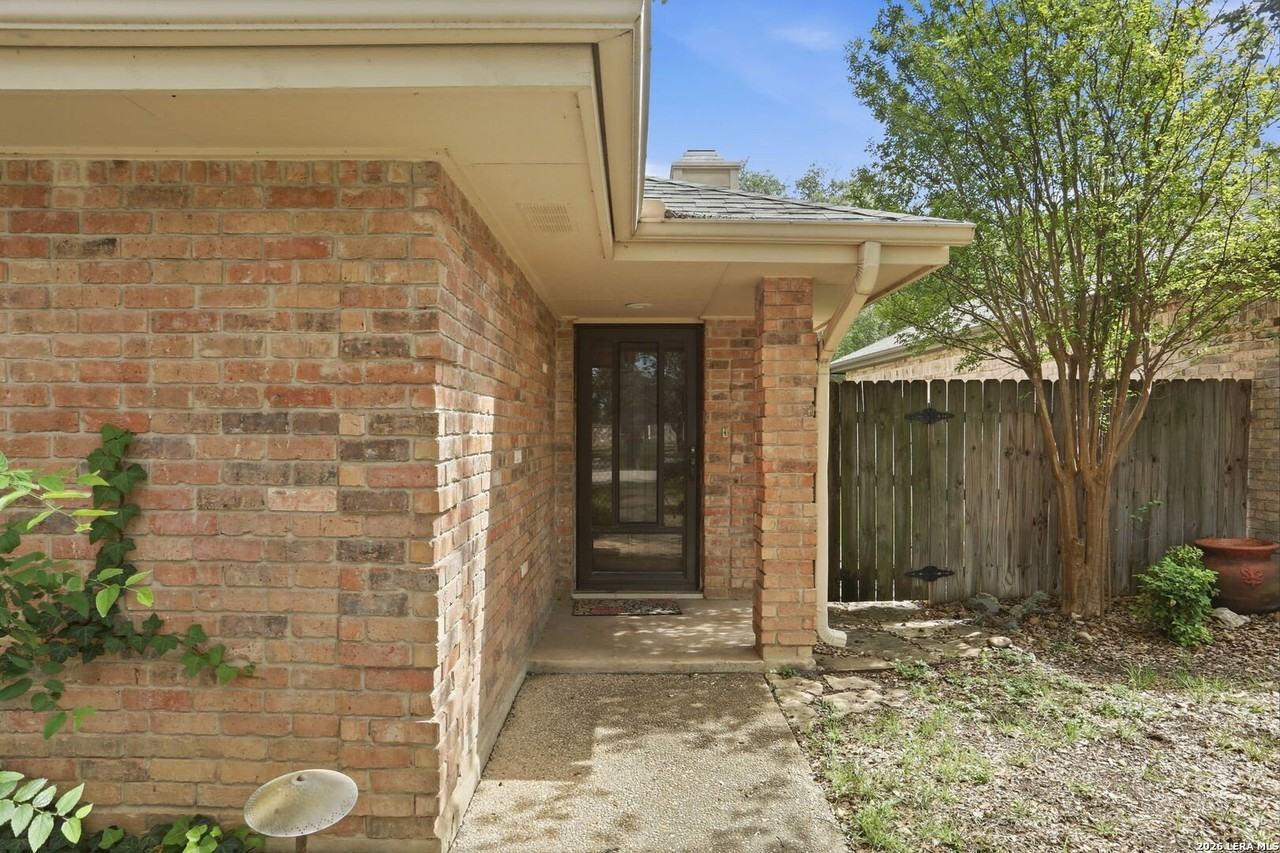 1826 Encino Rio - Photo 4 of 26