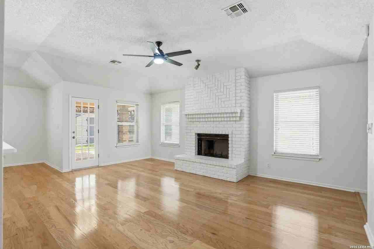 1826 Encino Rio - Photo 7 of 26